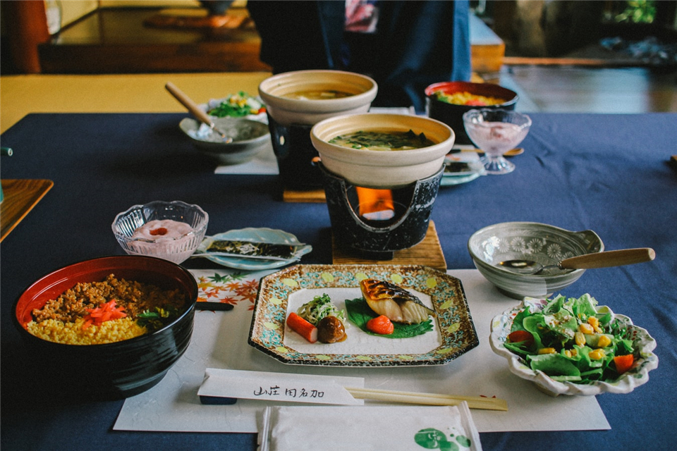 整木(mù)定製(zhi)餐廳設(shè)計(ji)，感受有(yǒu)顔有(yǒu)味的(de)生(sheng)活藝術(shù)(圖1)
